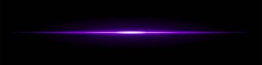 Siyah arka planda yatay ışık parlaması. Yumuşak eğimli parlak mor ışık, fütüristik enerji, lens yansıması, sinematik ışıltı.