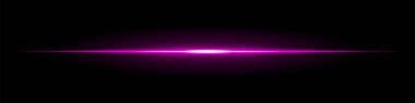 Siyah arka planda yatay ışık parlaması. Yumuşak eğimli parlak mor ışık, fütüristik enerji, lens yansıması, sinematik ışıltı.