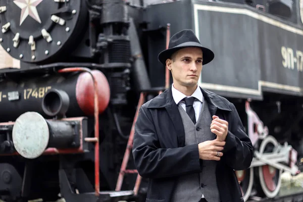 Men Photo Session Classic Plaid Suit Hat Backdrop Old Steam — Stock Photo, Image
