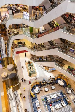 BANGKOK, THAILAND - 5 Mayıs 2023:, büyük şehirlerin alışveriş merkezlerinin merkezinde yer alan restoranlar.