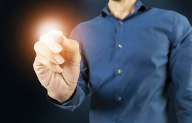 Fikirleri ateşle ve etkili bir şekilde çalış, iş fırsatlarına dikkat çek