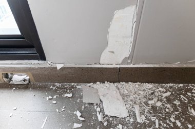 Duvar Hasarlı Duvarlar ve Zemin Hasarı, Bina Yapısı Hasarlı Duvarlar