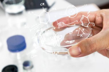 Bilimsel ve tıbbi deneylerde, bilimsel araştırmalarda, kimyasal formüllerde ve araştırmalarda kullanılan şişeler