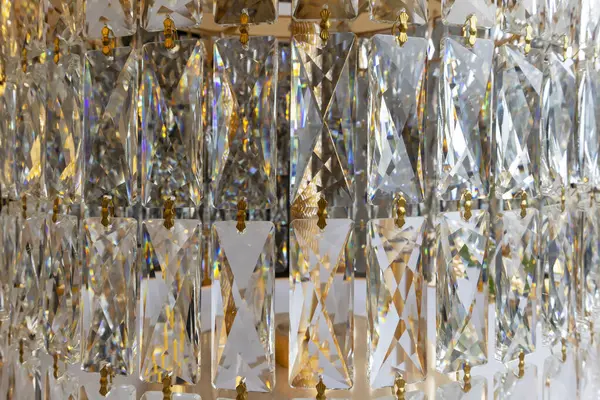 Kristal avize iç dekorasyonuna odaklan.