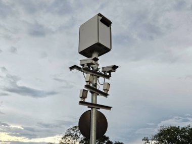 Braslia Bulvarı 'ndaki hız kontrol radar kamerası.