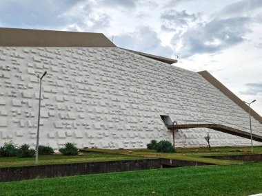 Cludio Santoro National Theater Brezilya 'nın başkenti Brasilia' da bulunan bir Brezilya tiyatrosudur..