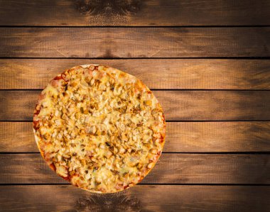 Tavuk, bal ve hardal Lezzetli el yapımı pizza