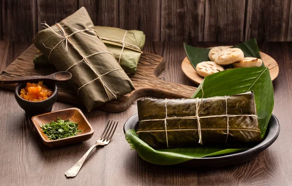 Ångkokt Tamal Insvept Bananblad Traditionell Colombiansk Gastronomi — Stockfoto