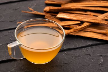 Uncaria tomentosa Amazon tırmanma bitkisi - sıcak içeceği iyileştirir