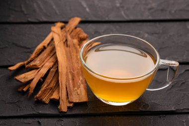 Uncaria tomentosa Amazon tırmanma bitkisi - sıcak içeceği iyileştirir