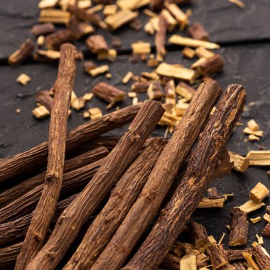 Glicyrhiza glabra - Kurutulmuş tıbbi meyan kökü çubukları
