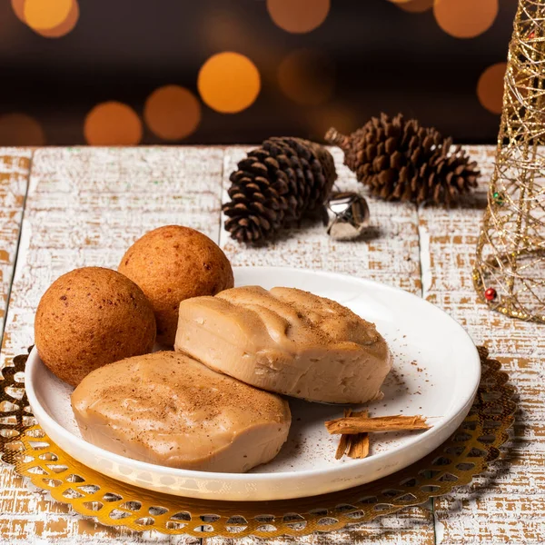 Bunuelo Natilla Colombian Cuisine Christmas Tradition — Stock Photo, Image