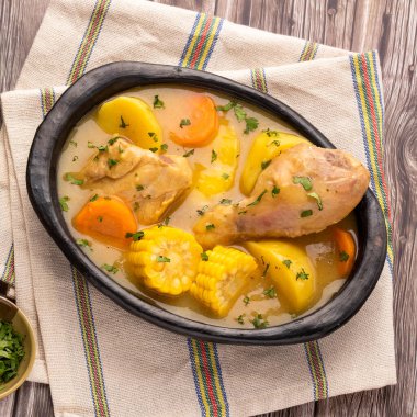 Kolombiyalı tavuk sancocho - Geleneksel yemek