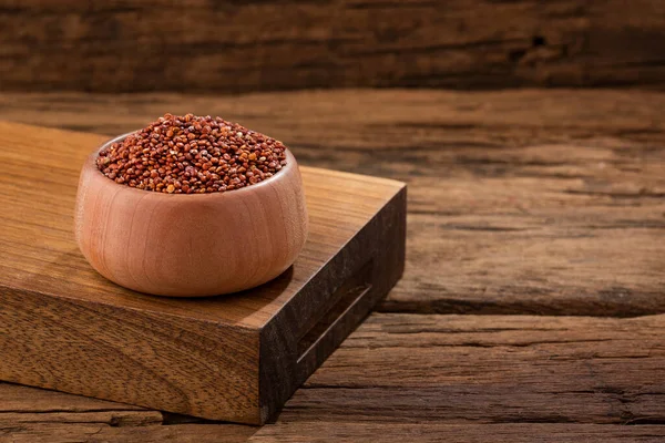 Chenopodium quinoa - Red quinoa seeds in bowl