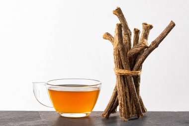 Organik kediotu tıbbi sıcak içeceği Valeriana Officinalis