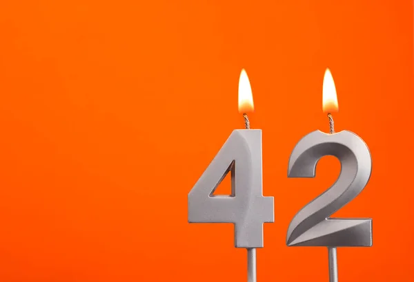 Kaars Nummer Verjaardag Oranje Achtergrond — Stockfoto