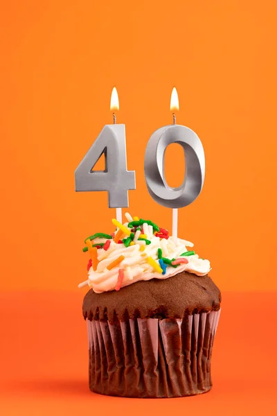 Tort Urodzinowy Świecą Numer Pomarańczowe Piankowe Tło — Zdjęcie stockowe
