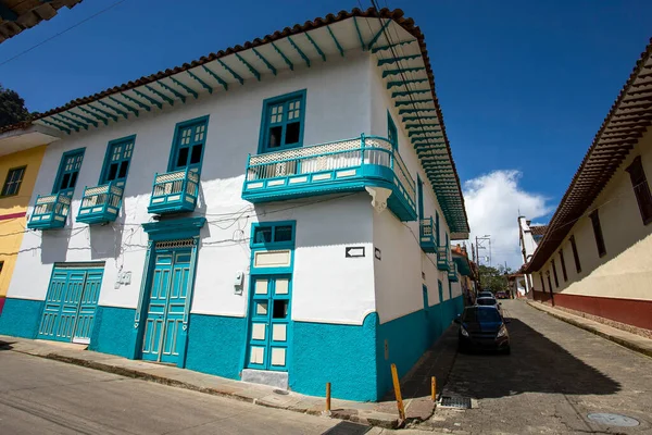 Jerico Antioquia Kolombiya Nisan 2023 Renkli Evleri Sömürge Mimarisi Dağ — Stok fotoğraf