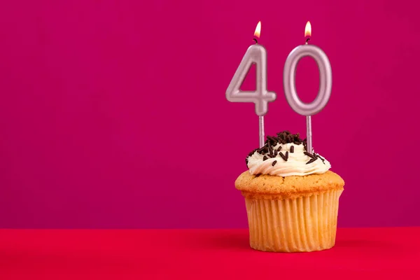 Świeca Numer Urodziny Tortu Czerwonym Tle Rodaminą — Zdjęcie stockowe
