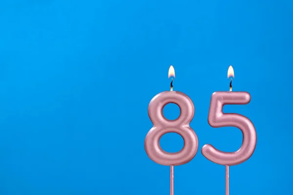 Nummer Brandende Verjaardag Kaars Blauwe Schuimige Achtergrond — Stockfoto