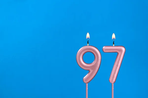 Nummer Brandende Verjaardagskaars Blauwe Schuimige Achtergrond — Stockfoto