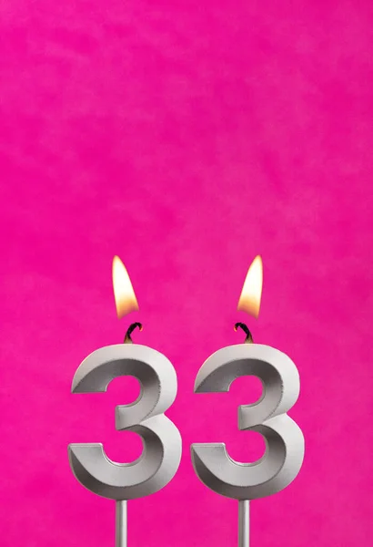 Nomor Lilin Perayaan Ulang Tahun Pada Latar Belakang Fuchsia — Stok Foto