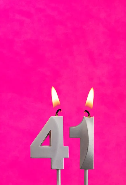 41番キャンドル フクシアの背景に誕生日のお祝い — ストック写真