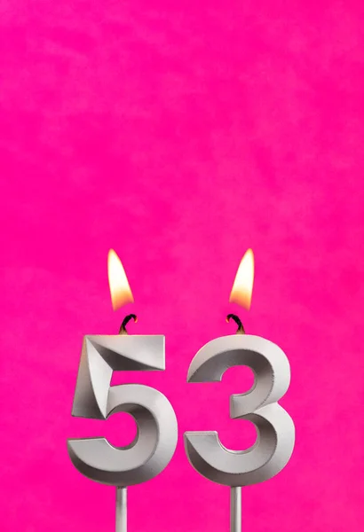 53番キャンドル フクシアの背景に誕生日のお祝い — ストック写真