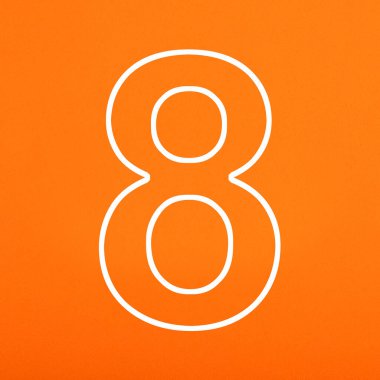 Sekiz, turuncu köpüklü arka planda beyaz ile yazılmış numara