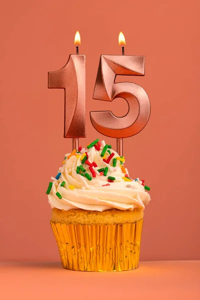 Verjaardagstaart Met Kaars Nummer Koraal Fusie Achtergrond — Stockfoto