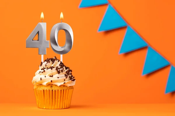 Verjaardagstaart Met Kaars Nummer Oranje Achtergrond — Stockfoto