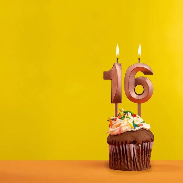 Nummer Verjaardagskaars Viering Gele Achtergrond — Stockfoto