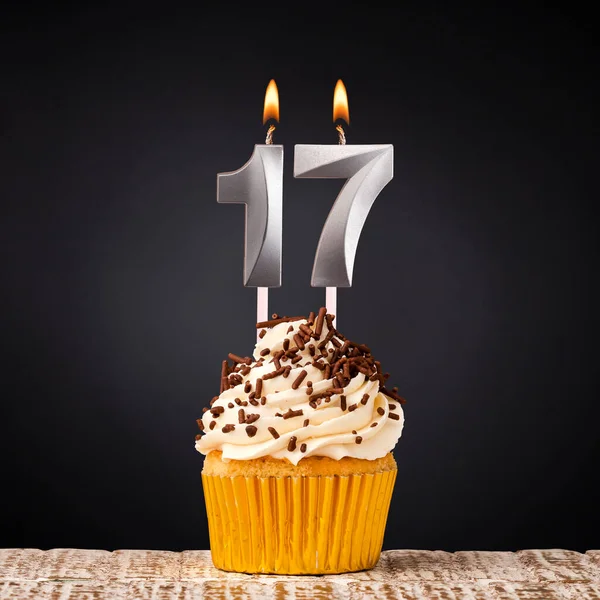 Verjaardagskaars Nummer Anniversary Cupcake Zwarte Achtergrond — Stockfoto