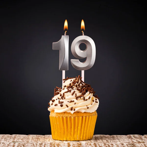 Vela Cumpleaños Número Aniversario Cupcake Sobre Fondo Negro — Foto de Stock