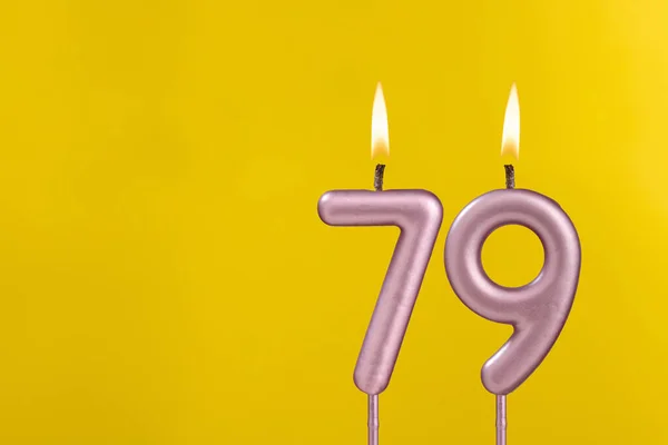 Vela Cumpleaños Número Celebración Cumpleaños Sobre Fondo Amarillo — Foto de Stock