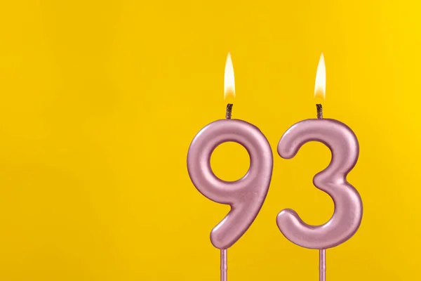 Verjaardagskaars Nummer Verjaardagsfeest Gele Achtergrond — Stockfoto