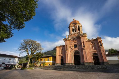 Pueblorrico, Antioquia - Kolombiya - Nisan 05, 2023. Kolombiya Belediyesi, departmanın güneybatı bölgesinde yer almaktadır.