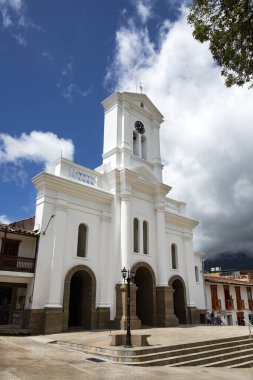 Cocorna, Antioquia - Kolombiya. 4 Temmuz 2023. Belediye birden fazla su kaynağıyla yıkanmış. Şelaleler, su birikintileri ve vadiler.