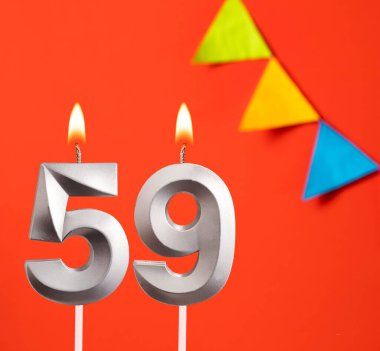 59 numaralı doğum günü mumu - Turuncu arka planda davetiye kartı