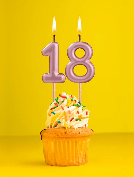 Nummer Kerze Geburtstagskartenmotiv Auf Gelbem Hintergrund — Stockfoto