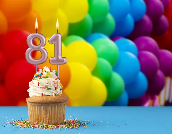 生日蜡烛81号 邀请卡 上面印有色彩艳丽的气球 — 图库照片