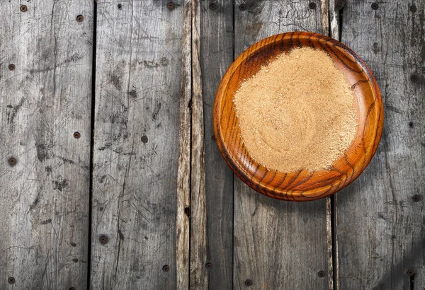 Lepidium meyenii Ahşap kasede Maca tozu