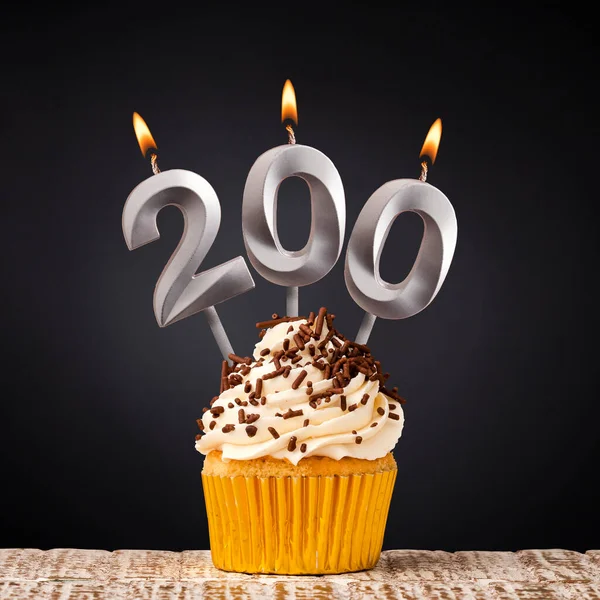 Number of followers or likes - Candle number 200