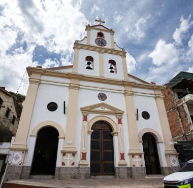 Heliconia, Antioquia - Kolombiya - 30 Temmuz 2023. Katolik tapınması Başmelek Raphael Parish.