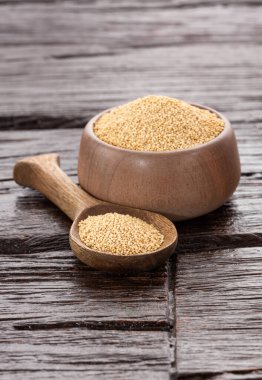 Çiğ organik tohum - Sağlıklı atadan kalma tahıl