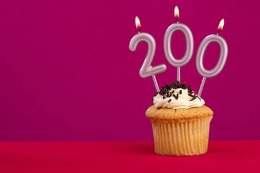 200 numaralı mum - takipçi veya beğeni sayısı