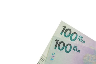 İki yüz bin Kolombiya pezosu.