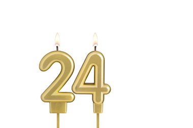 Beyaz arkaplanda 24 numaralı doğum günü mumu