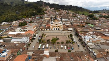 Abejorral, Antioquia, Kolombiya. 7 Şubat 2024. 150 yıldan uzun bir tarihle, Abejorral 'daki Arco Festivali Doğu Antioquia' nın en geleneksel festivallerinden biridir.