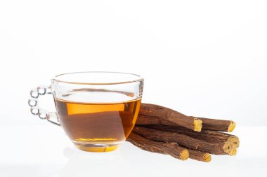 Glicyrhiza glabra - Meyan kökü tıbbi içecekle doludur